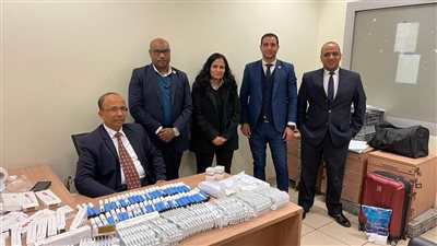 ضبط أدوية بنصف مليون جنيه بحوزة راكب في مطار القاهرة