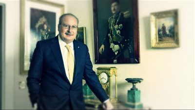 آخر ملوك مصر.. اليوم 70 عامًا على ميلاد أحمد فؤاد الثاني.. تنازل له فاروق عن العرش وعمره 6 أشهر.. والسيسي منحه وظيفة 