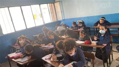 ولي أمر تلميذ رابعة ابتدائي بقنا: القلق يسيطر علينا.. كأنهم ثانوية عامة 