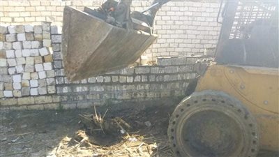  محافظ المنيا يتابع جهود الوحدات المحلية في إزالة حالات التعدي بالبناء المخالف