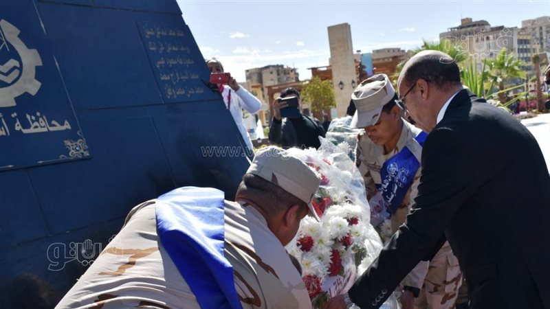 محافظ أسوان اللواء