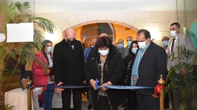 وزيرة الثقافة تفتتح الدورة 32 من صالون الشباب.. وتؤكد: فرصة للواعدين |صور