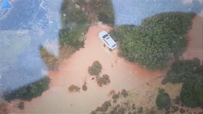 الفيضانات تضرب تل أبيب.. والإسرائيليون يعبرون الشوارع بالقوارب | فيديو وصور