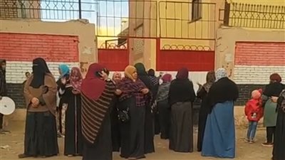 قبل دخول الامتحان.. نصائح ودعاء الأمهات لأبنائهم طلاب رابعة ابتدائي | فيديو 