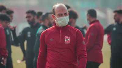أشعة على الصدر والقلب للاعبي الأهلي المتعافين من الإصابة بـ كورونا