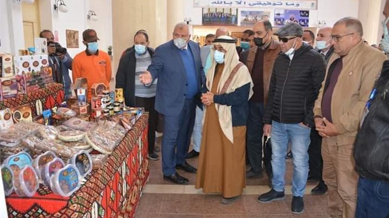 جانب من لقاء محافظ