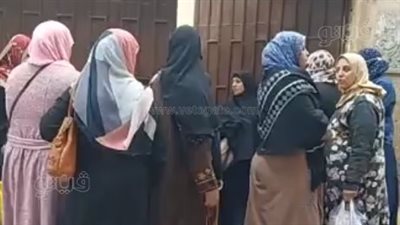 أمهات تلاميذ رابعة ابتدائي بعد انتهاء امتحان الدراسات بالقاهرة: العيال تعبت.. حرام | فيديو 