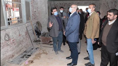 محافظ بني سويف يتفقد أعمال تجهيز مقر بديل لعيادات التأمين الصحي بسمسطا | صور 