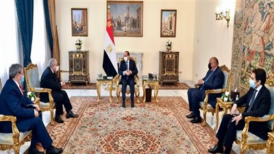 تفاصيل مباحثات الرئيس السيسي ووزير الشئون الخارجية الجزائرية