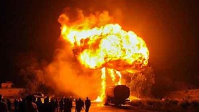 مصرع وإصابة 9 أشخاص في انفجار 3 صهاريج نقل بترولية بأبوظبي