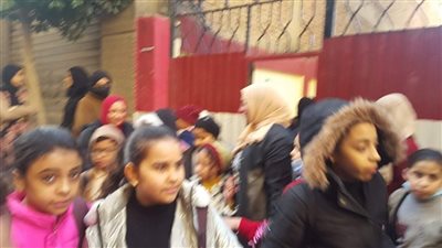 ولي أمر تلميذ بالمنصورة: منهج رابعة ابتدائي طويل.. لكن التطور مطلوب | فيديو 