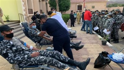  الشرطة تتبرع بالدم بجنوب سيناء وتحقن الدماء في أسيوط بإنهاء خصومة ثأرية | صور 