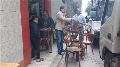 رفع 16 مخالفة باعة جائلين وإغلاق 6 مقاه مخالفة في حملة مكبرة بجنوب الجيزة |صور