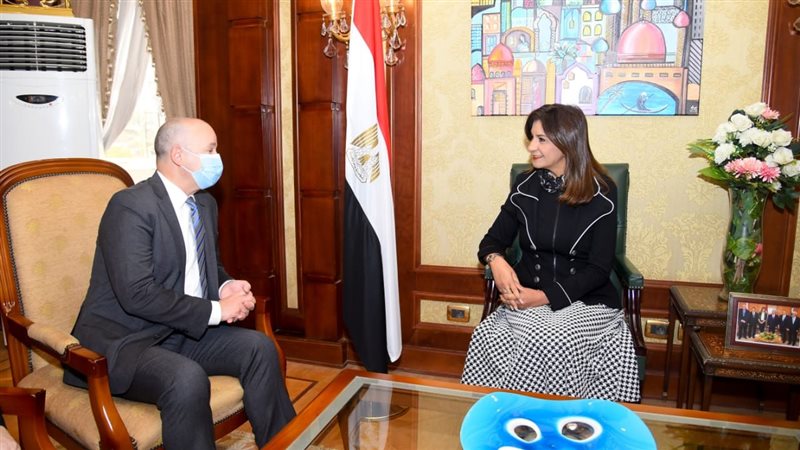 وزيرة الهجرة تستقبل