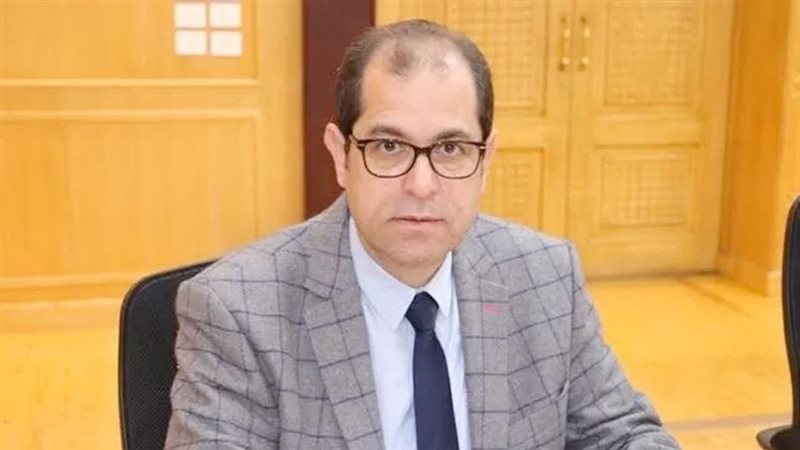 الدكتور يوسف عامر