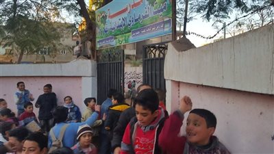 توافد طلاب رابعة ابتدائي في 1429 مدرسة لأداء امتحان الإنجليزي بالدقهلية | صور