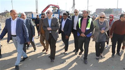 محافظ بني سويف يتفقد النُصب التذكاري للشهداء