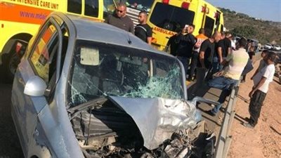 إصابة 12 شخصا بحادث انقلاب سيارة أعلى الطريق الصحراوي بالصف