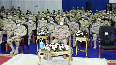 رئيس الأركان يشهد مشروع مراكز قيادة خارجى ذي مستويين (سهم-1)