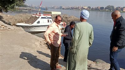  رئيس حي جنوب يتفقد تراخيص معديات الجيزة | صور