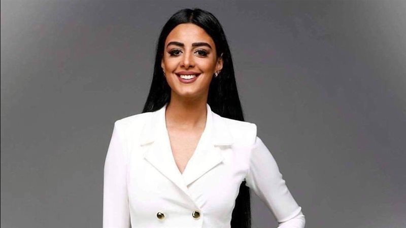الفنانة الشابة أسما