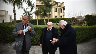 مصطفى الفقي وعلاء ثابت أبرز الحضور بجنازة نجل عبد المنعم سعيد | فيديو وصور 