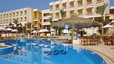 أزمة فى المنشآت والمطاعم السياحية بسبب الرسوم.. ومطالب بتفعيل الشباك الموحد