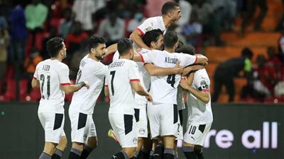 زبادي وشاي وعسل.. اتحاد الكرة يرسل وجبات للاعبي المنتخب بالكاميرون 