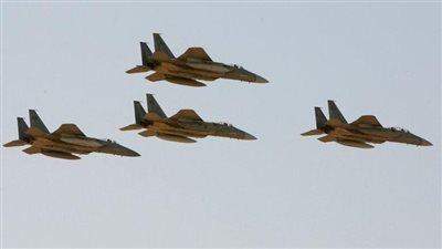 التحالف يستهدف معسكر القوات البحرية للحوثيين بالحديدة