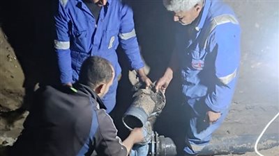 عودة المياه لعزبة الصفيح بالإسماعيلية بعد الانتهاء من ربط خط مياه 6 بوصة | صور