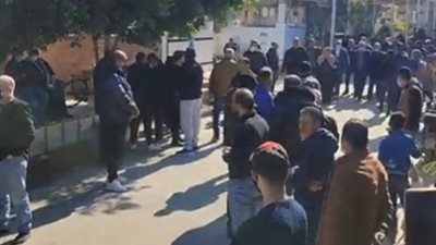 محافظ بورسعيد يشارك في جنازة والد محمد زيدان | فيديو 