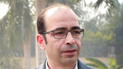 الروائي عمرو دنقل يطلق رواية «نادي الأربعين»