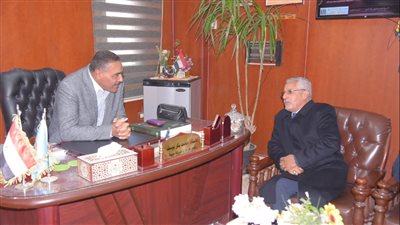 محافظ مطروح يلتقي الجانب الإمارتي المنظم لمهرجان التمور بسيوة | صور 