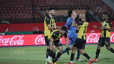 المقاولون يتقدم بهدف على الأهلي في الشوط الأول 