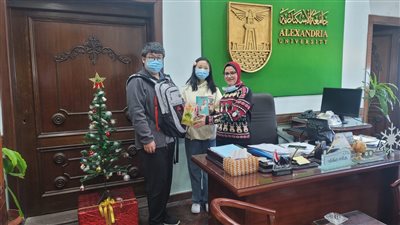 إدارة الوافدين بجامعة الإسكندرية تحتفل مع الطلاب بالعام الميلادي الجديد