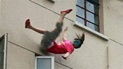 مصرع طفلة سقطت من الدور العاشر في الإسكندرية 