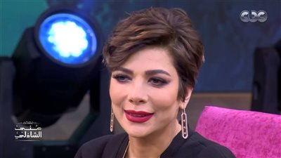 أصالة تهدي زوجها أغنية رومانسية مع منى الشاذلي|فيديو