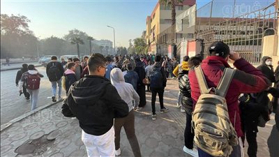 مشاهد من امتحان اللغة العربية للصف الأول الثانوي.. الإفطار على عربة فول وإجراءات احترازية مشددة 