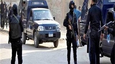 سيارات شرطة تجوب محيط شوارع لجان الثانوية بقنا