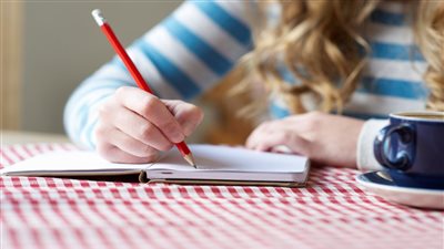 الخلاصة.. مراجعة ليلة الامتحان في مادة اللغة الإنجليزية لثانية ثانوي 