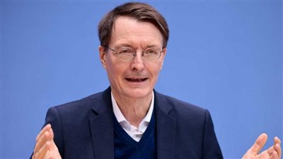 وزير الصحة الألماني: لا حاجة لجرعة رابعة من لقاح كورونا