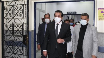 خالد عبدالغفار يوجه بزيادة عدد طوابق مستشفى علاج الأورام بأسوان 