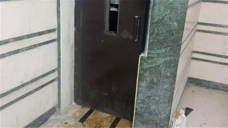 تعطل أسانسير، فيتو