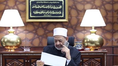 وفاء لا يُنسى، الأول على الثانوية الأزهرية للمكفوفين يفاجئ شيخ الأزهر بطلب يخص والدته (فيديو)  