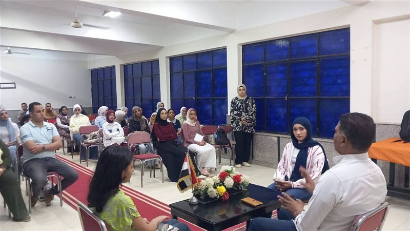 لقاء حواريا مع أعضاء