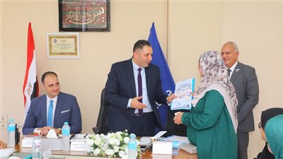 محافظ دمياط يلتقي أهالي السرو ضمن مبادرة 