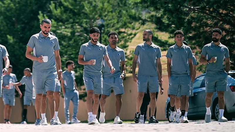 بيراميدز، فيتو