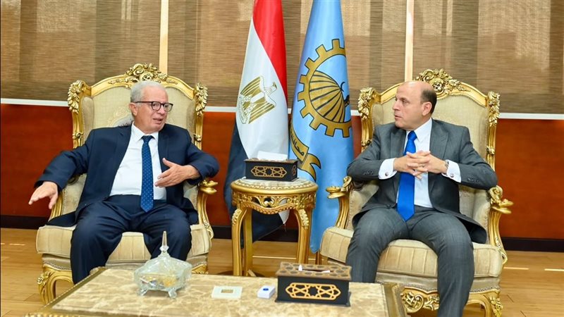 محافظ الغربية يستقبل