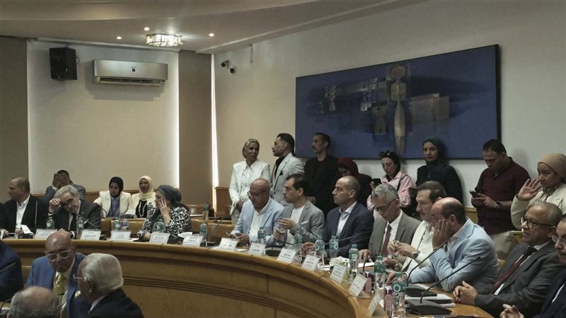 جانب من الاجتماع،