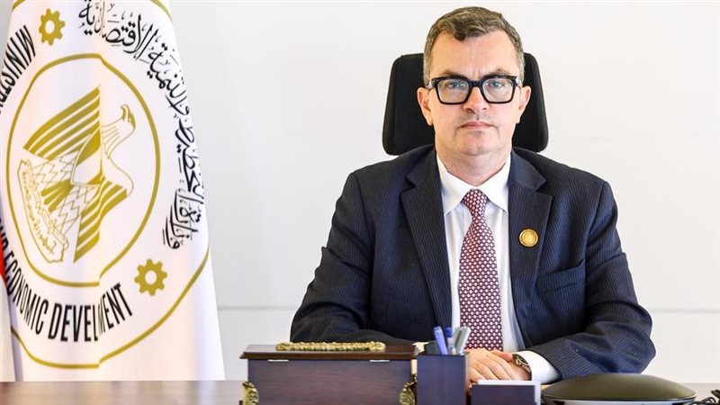 الدكتور أحمد رستم